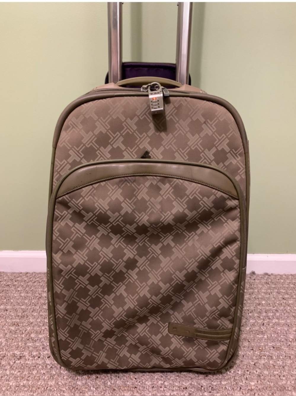 Tumi Signature Collection Carry On suitcase Luggage 22"